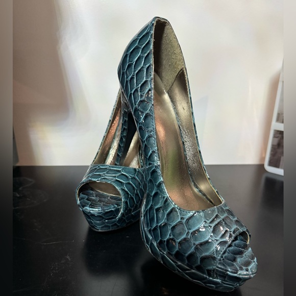 Teal Crocodile Pattern Platform Open Toe Heels - Picture 5 of 5